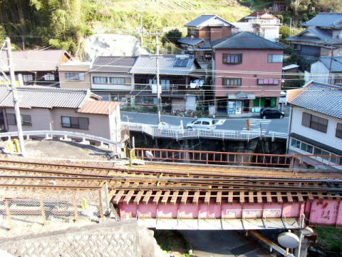 山の上から見た高野下駅
